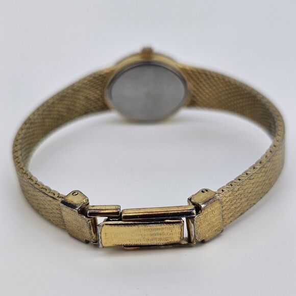 VTG Bulova Swiss Women\'s Watch 18MM Gold Dial Gold Bracelet Band 6\